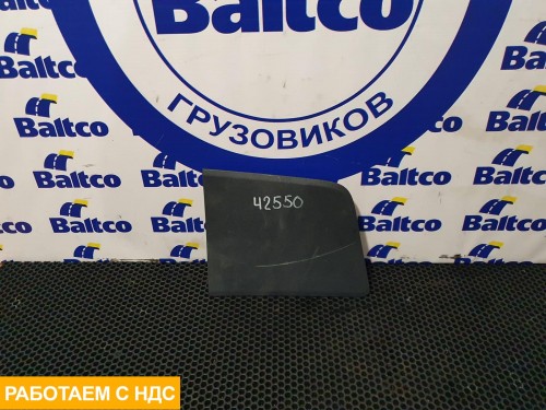 Заглушка решетки радиатора правая
