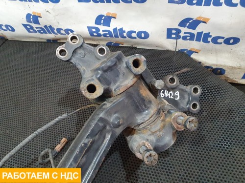 Кулак поворотный правый