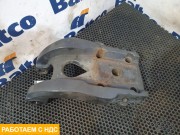 Кронштейн реактивной тяги левый