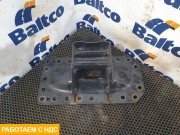 Кронштейн траверсы правый