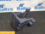 Кронштейн реактивной тяги правый