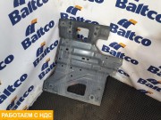 Кронштейн брызговика правый